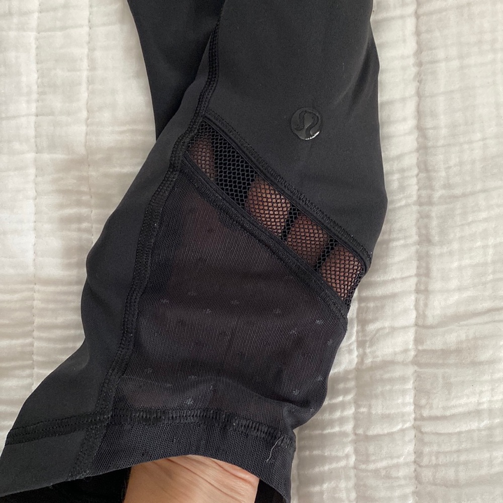 Lululemon Polka Dot Mesh Just Breathe cropped leggings